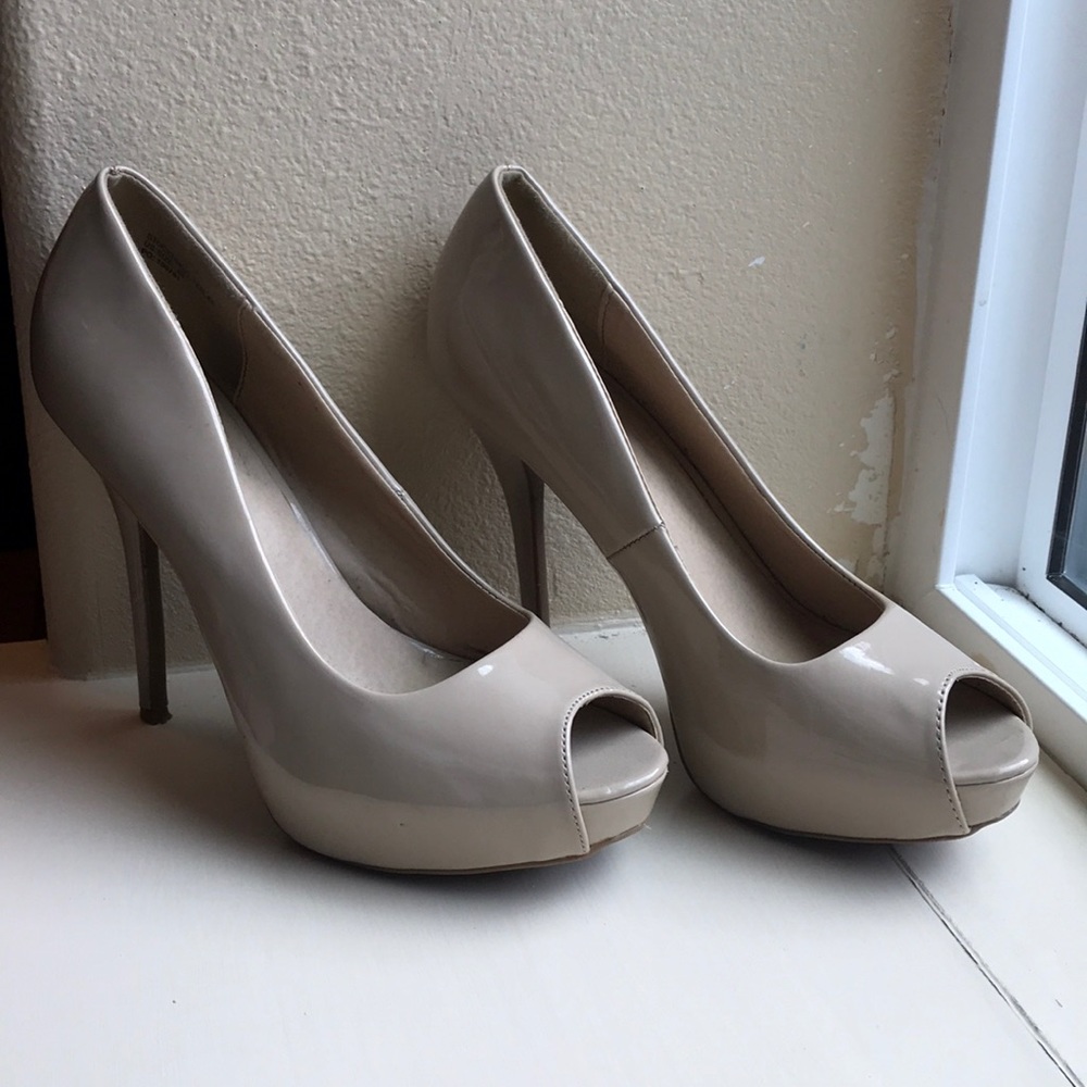 Cathy Jean Nude Pumps
